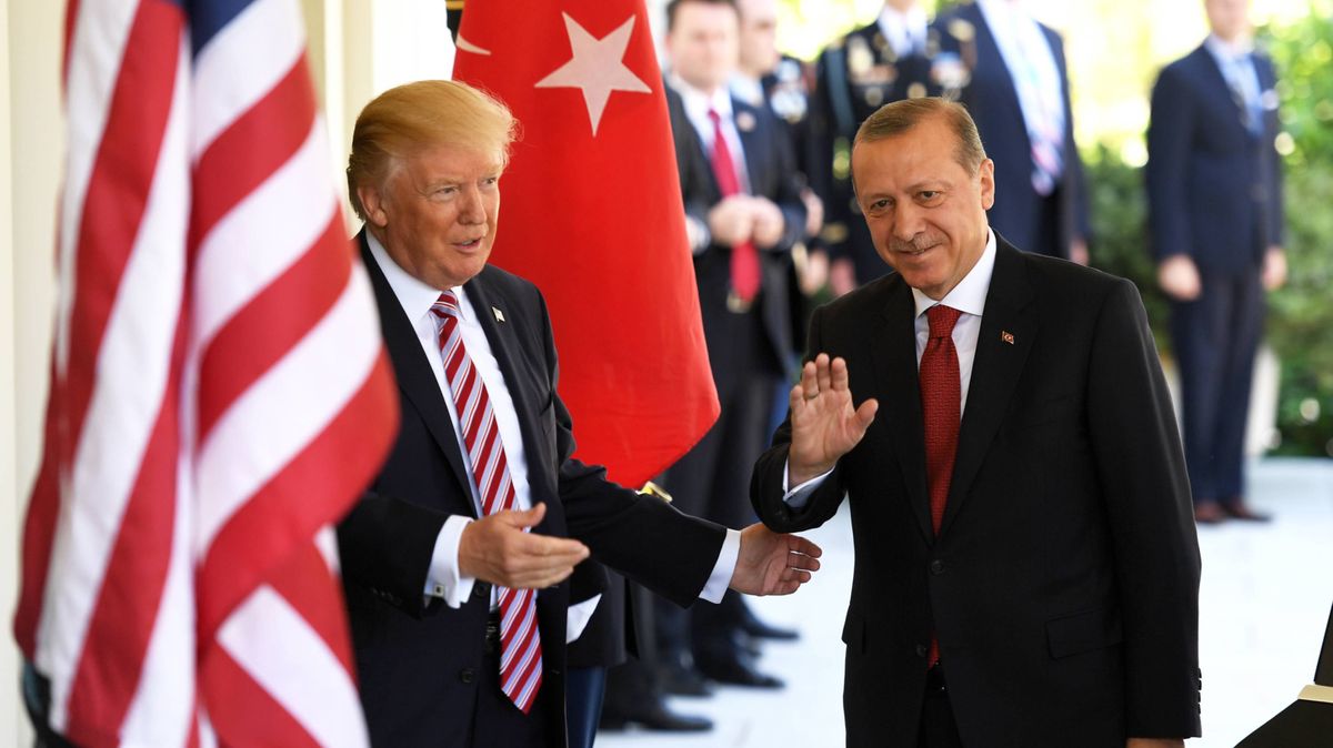 Erdogan míří do USA. Autoritářští vůdci Trumpa přitahují, chce být jedním z nich, říká bývalý diplomat